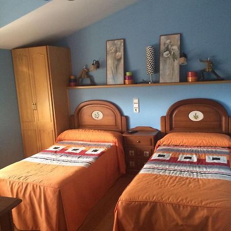 Hostal Monica Cilleruelo de Bezana Εξωτερικό φωτογραφία