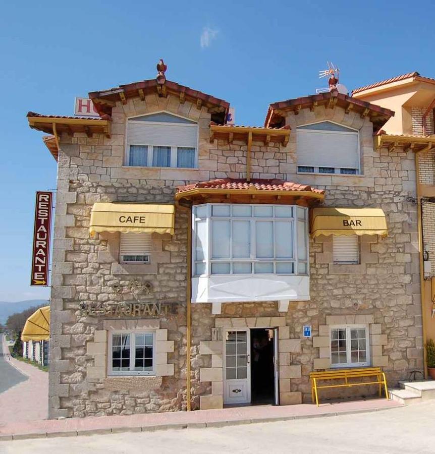 Hostal Monica Cilleruelo de Bezana Εξωτερικό φωτογραφία